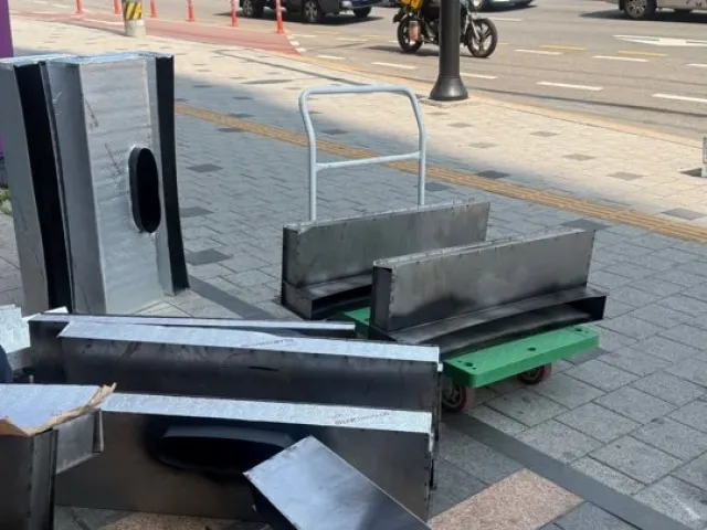 전열교환기 덕트 반입 설치 시공 완료 사진