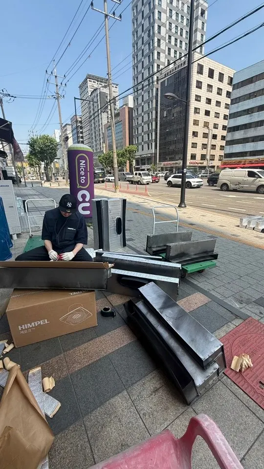 아파트 베란다 전열교환기 설치 현장 사진